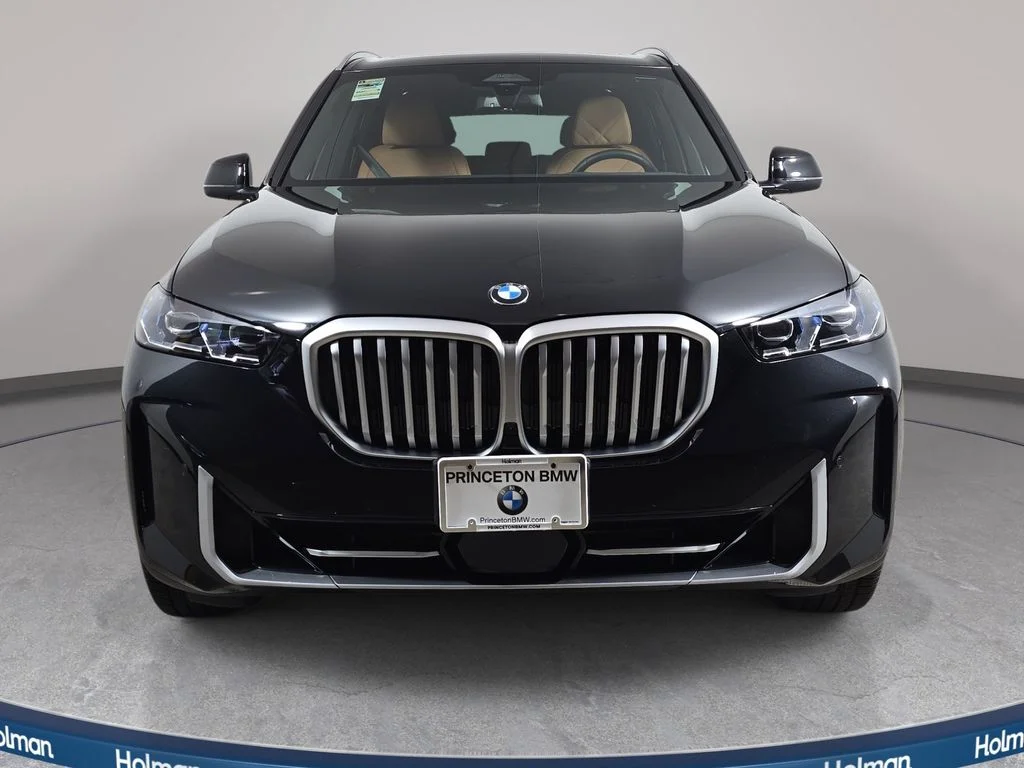 Used 2026 Black Sapphire Metallic BMW xDrive40i image 3