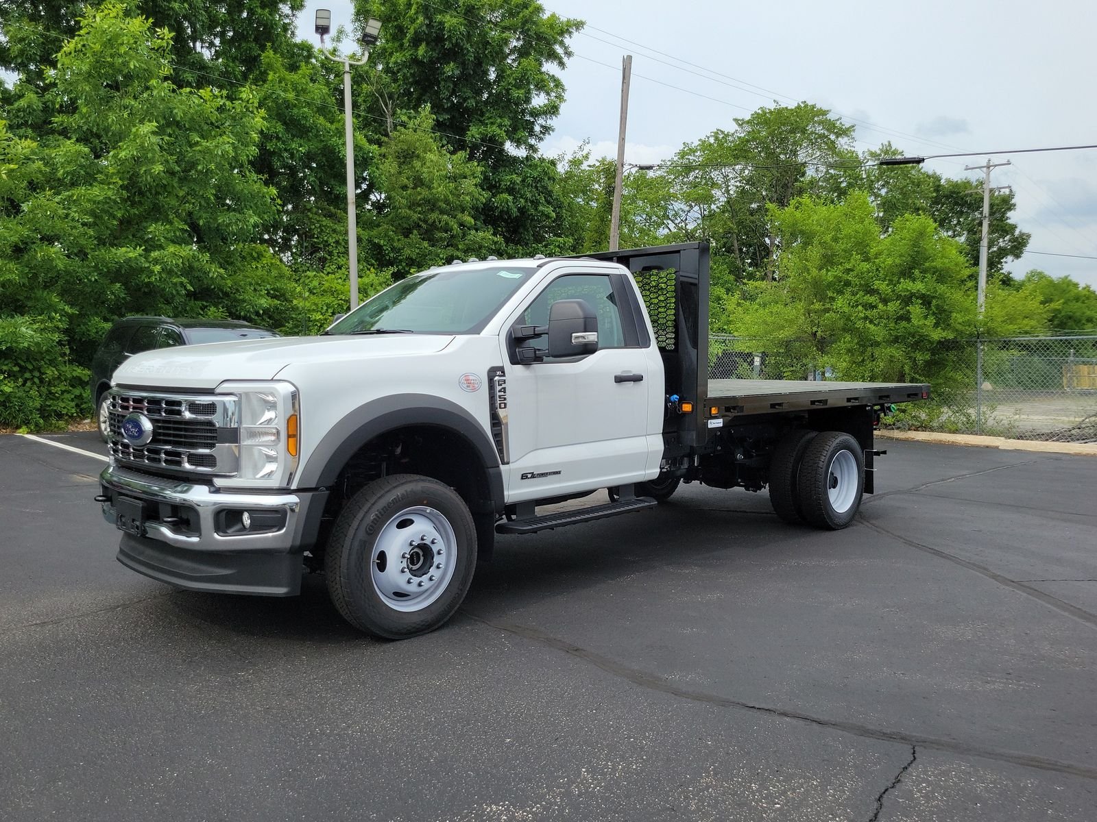 New 2026 Oxford White Ford F-450® XL image 37