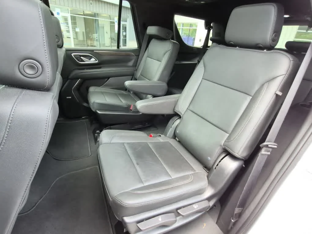 Used 2022 Summit White Chevrolet LT image 8