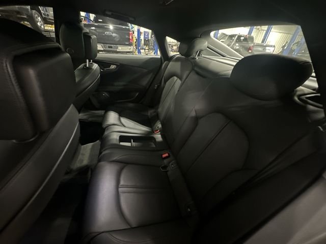 Used 2014  Audi 4.0T Prestige image 31