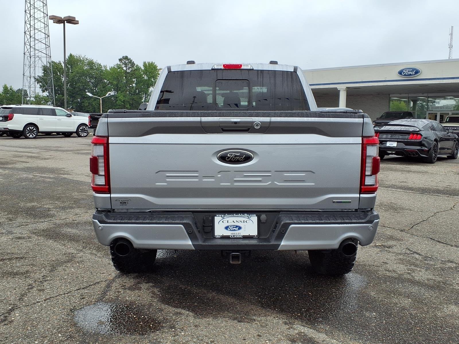 Used 2023 Iconic Silver Metallic Ford LARIAT image 10