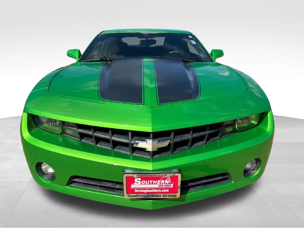 Used 2010 Green Chevrolet 1LT image 9