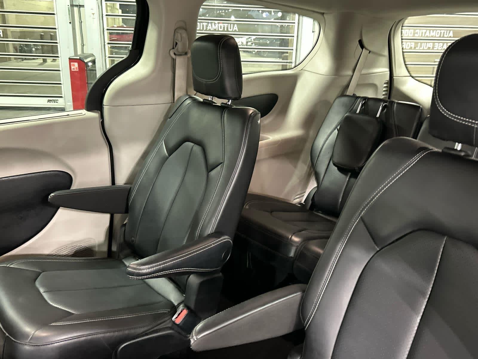 2023 Chrysler Pacifica Touring L - Photo 21