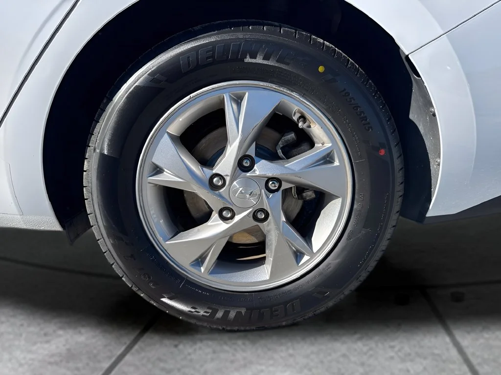 Used 2021 Gray Hyundai SE image 26