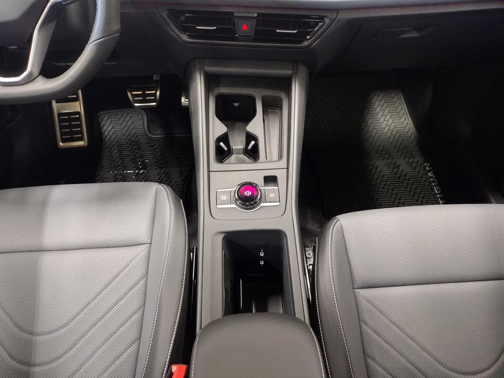 New 2026 Beige Volkswagen 2.0T SE R-Line Black image 39