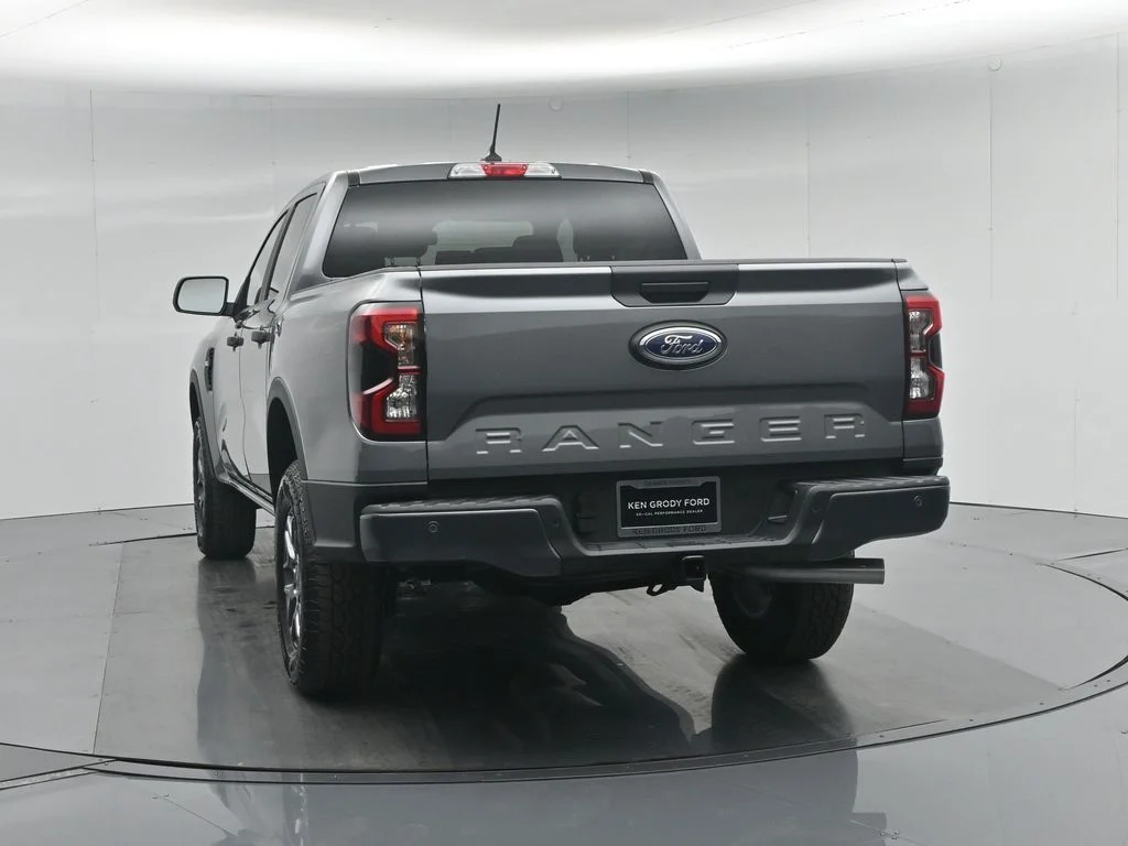 New 2026 Carbonized Gray Metallic Ford XLT image 25