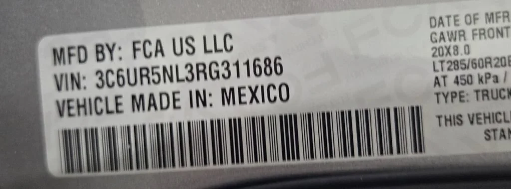 Used 2024 Billet Silver Metallic Clearcoat Ram Laramie image 33