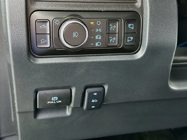 New 2027 Gray Ford Lariat image 22