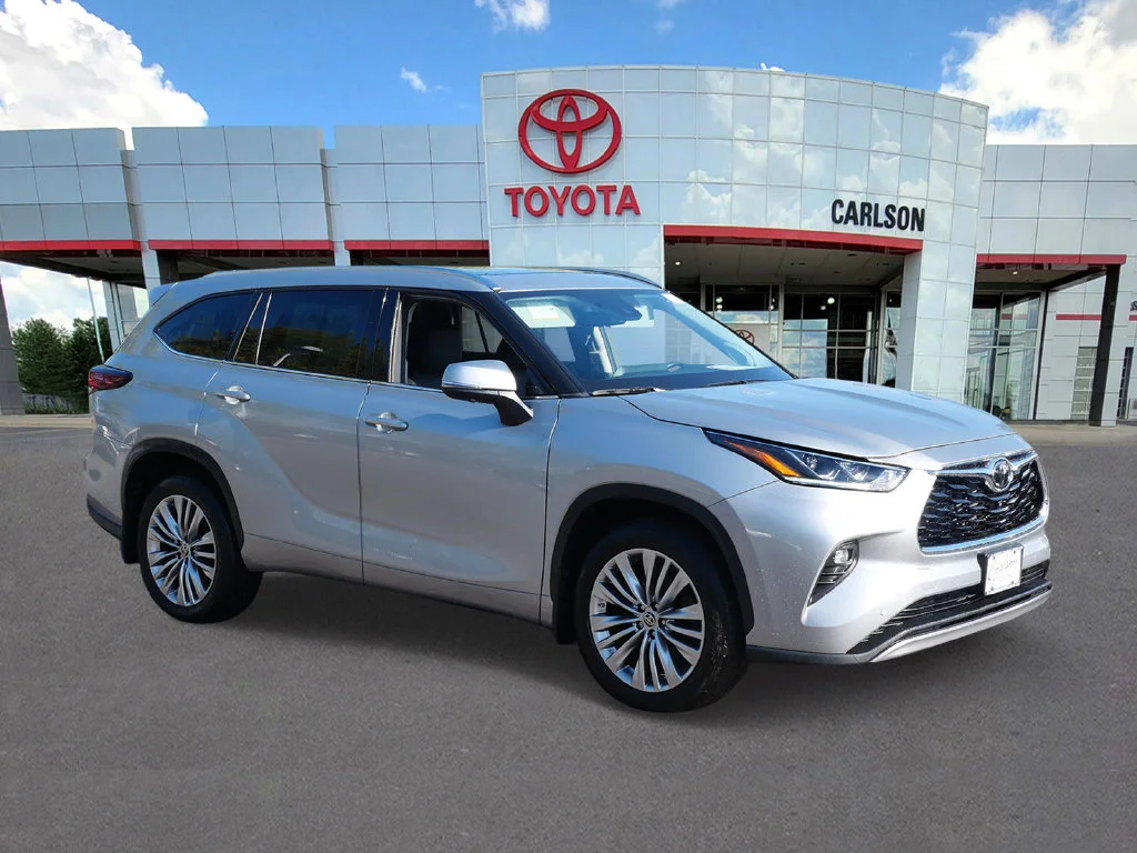Used 2024 Toyota Highlander Platinum with VIN 5TDKDRBH2RS552050 for sale in Minneapolis, Minnesota