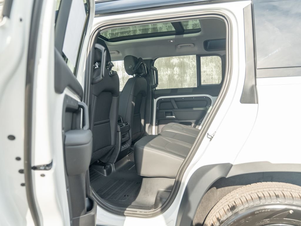 New 2026 Fuji White Land Rover S image 21