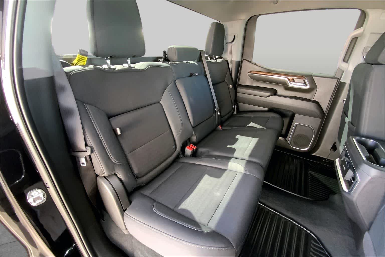 Used 2024 Onyx Black GMC Elevation image 20