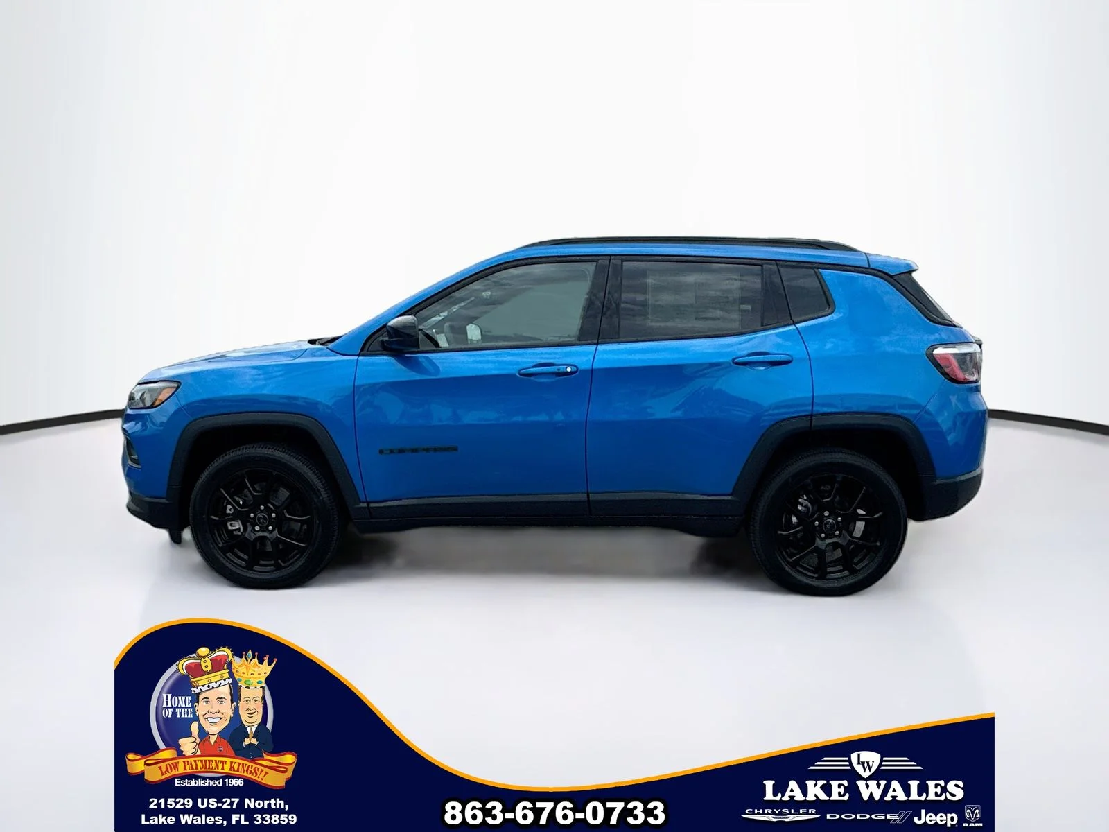 New 2026 Hydro Blue Pearl-Coat Exterior Paint Jeep Latitude image 3