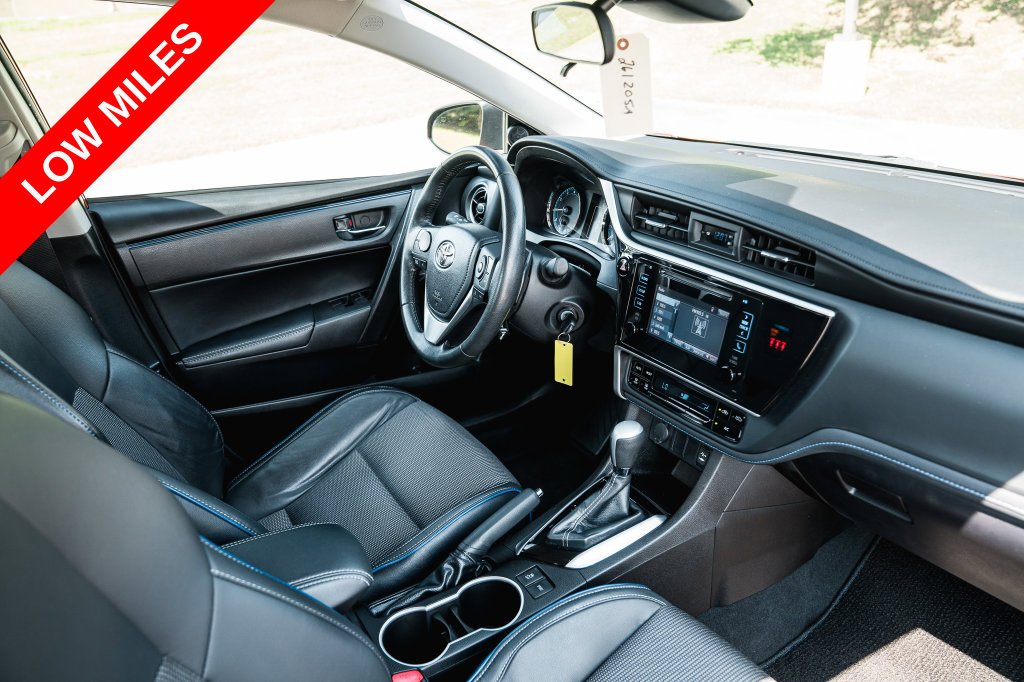 Used 2019 Barcelona Red Metallic Toyota SE image 10