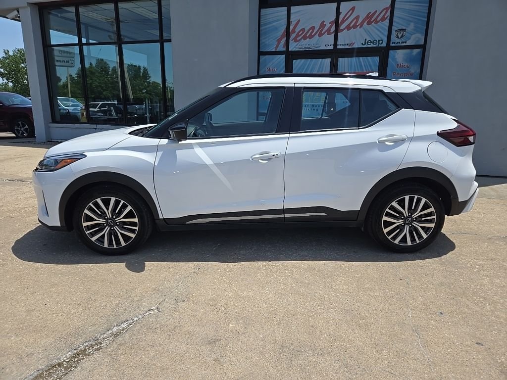 Used 2024 White Nissan SR image 5