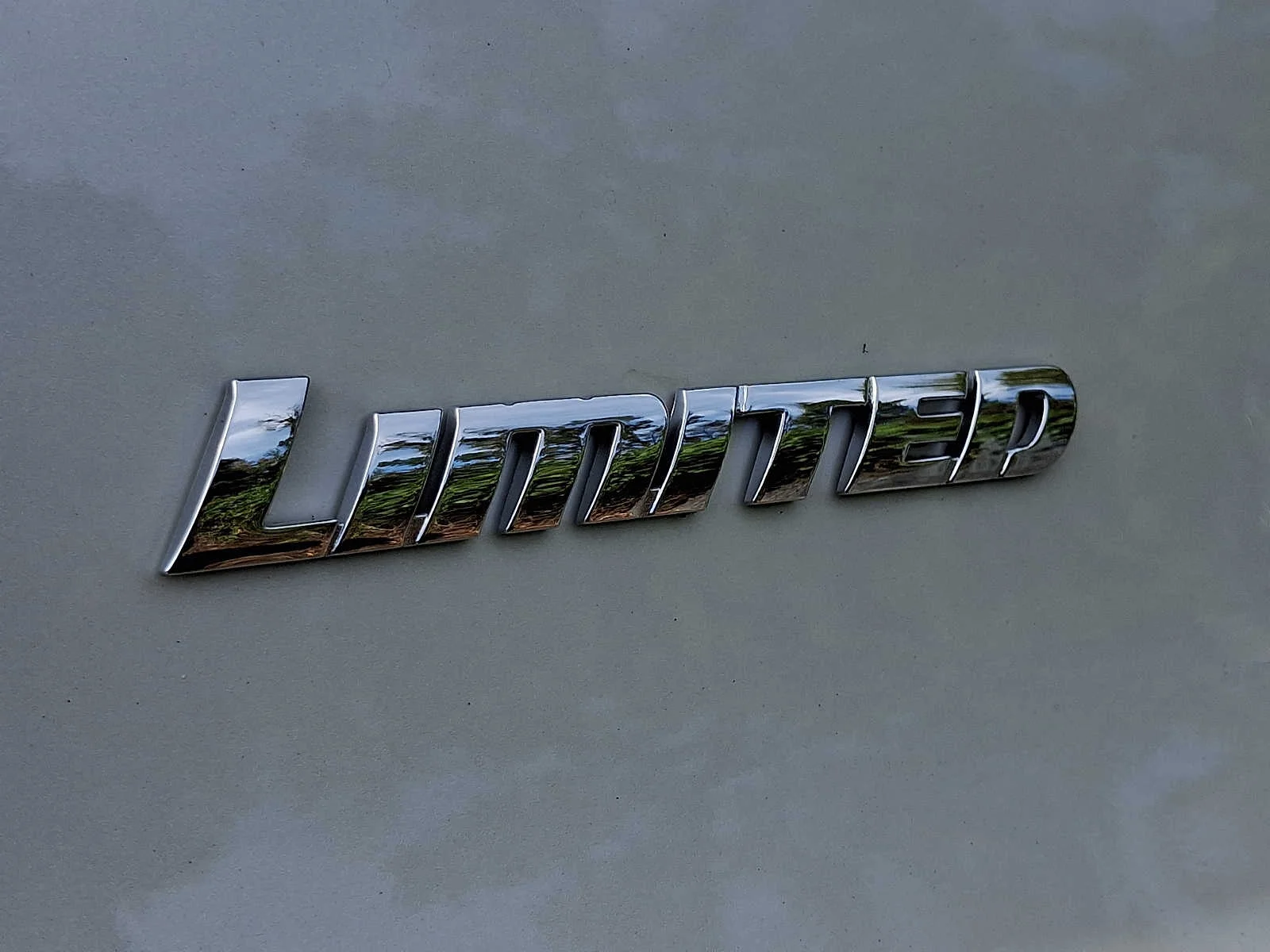 Used 2023 Blizzard Pearl Toyota Limited image 5