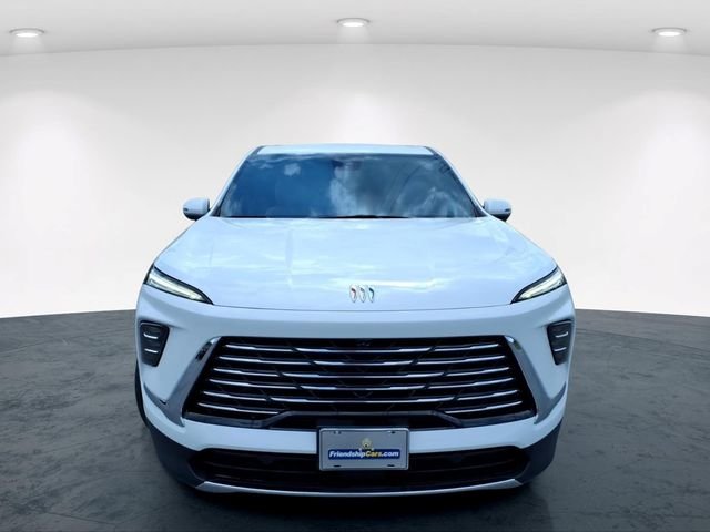 Used 2025 White Buick Preferred image 4