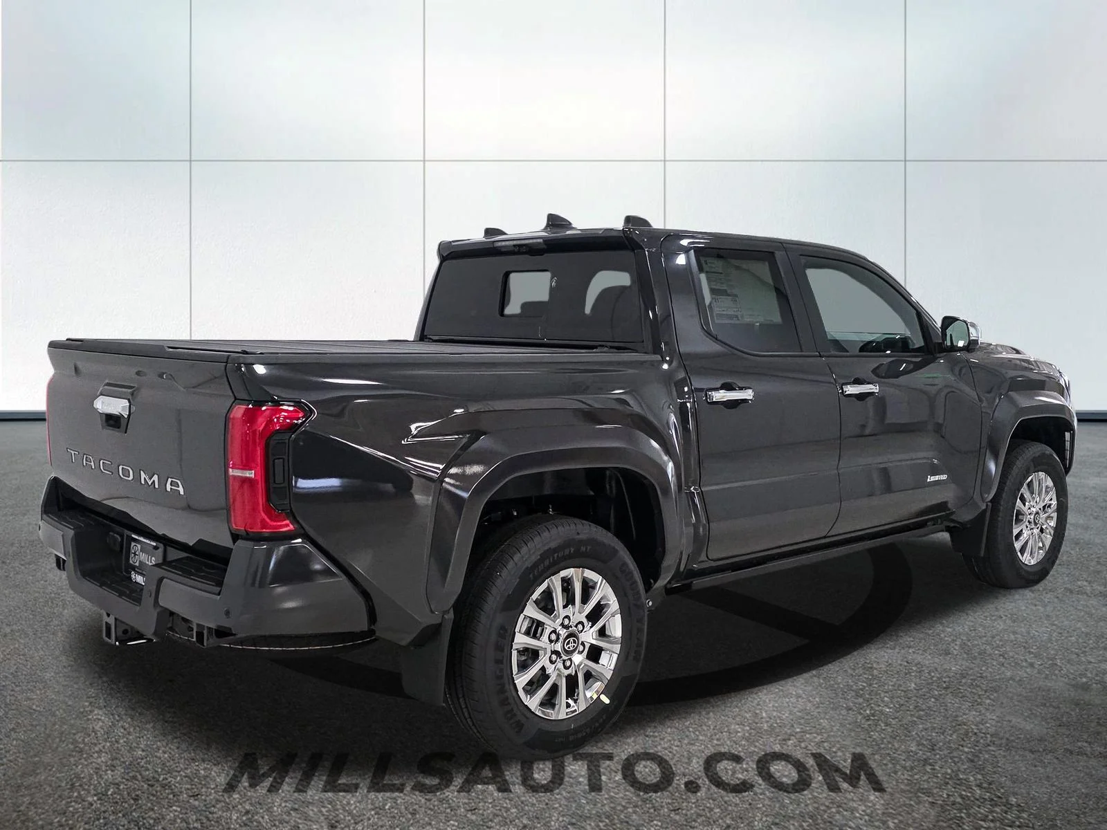 2026 Toyota Tacoma Limited - Photo 8