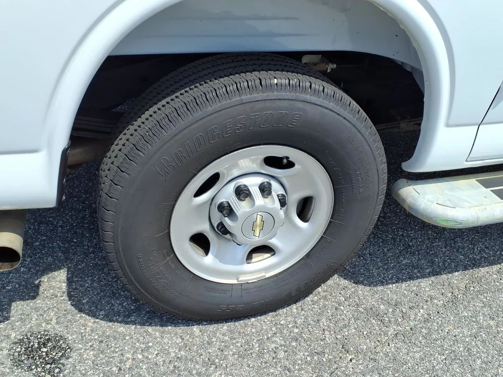 Used 2025 White Chevrolet Work Van image 27