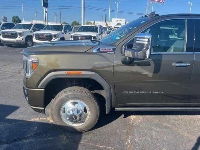 Used 2022  GMC Denali image 13