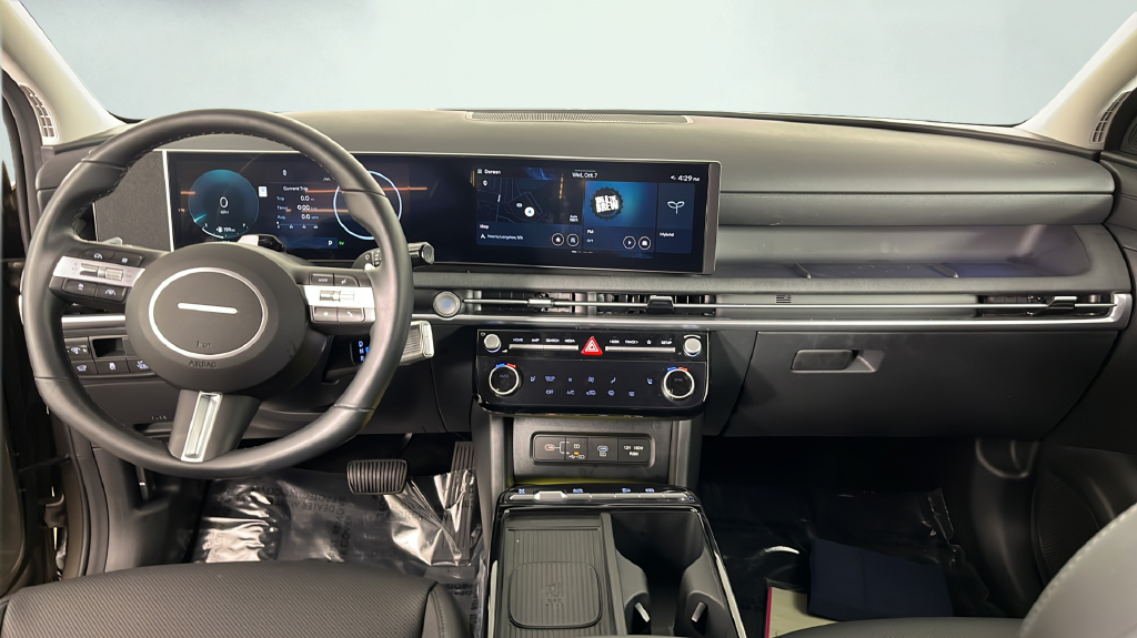 Used 2025 Beige Hyundai SEL Convenience image 21