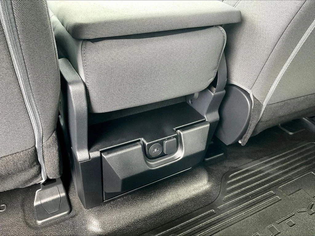 New 2026 Avalanche Ford F-350® XL image 18