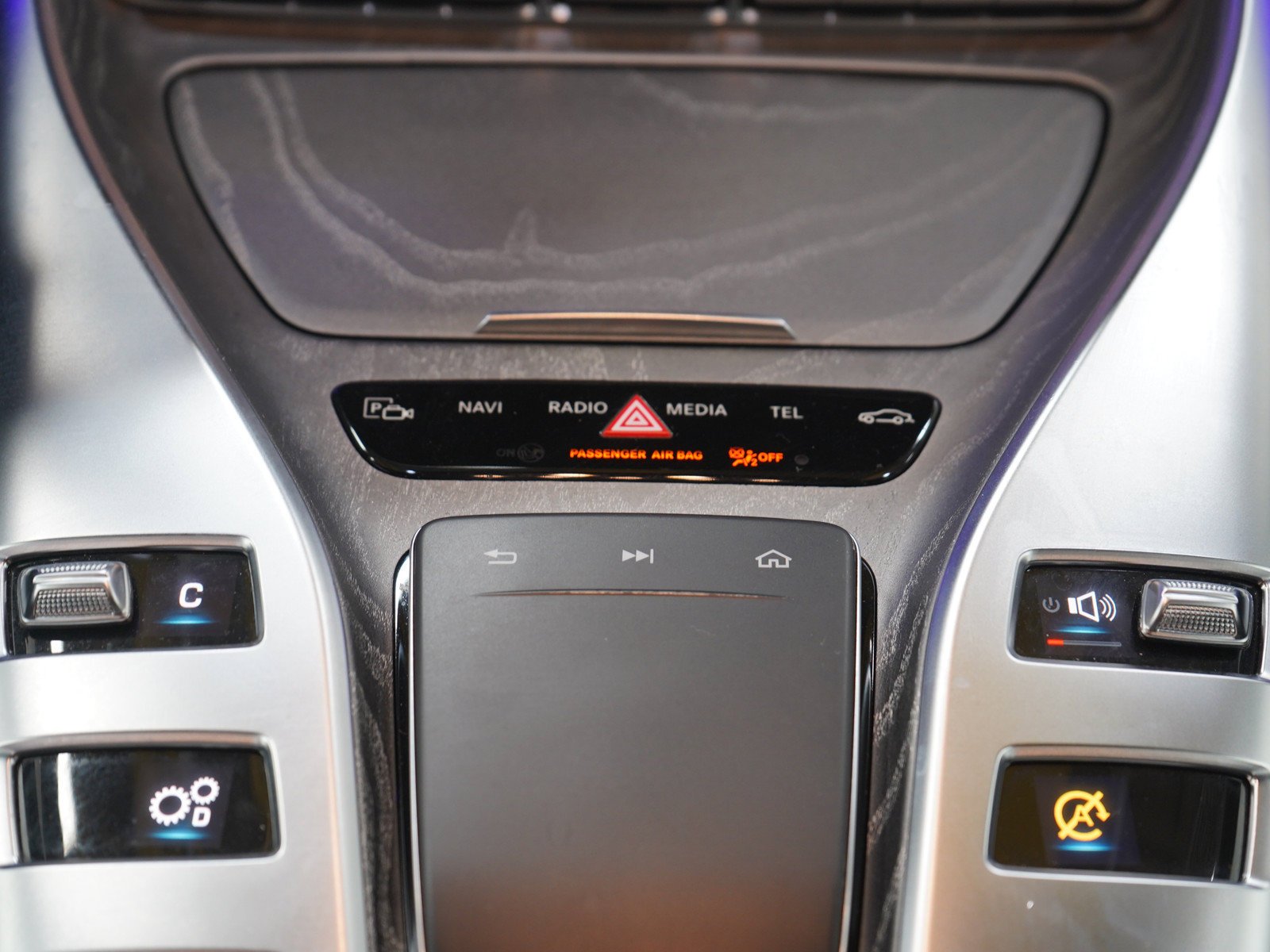 Used 2019 Polar White Mercedes-Benz Base image 19