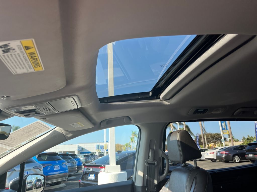 Used 2019 Silver Honda EX-L image 22