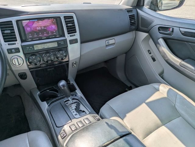 Used 2006  Toyota Limited image 14