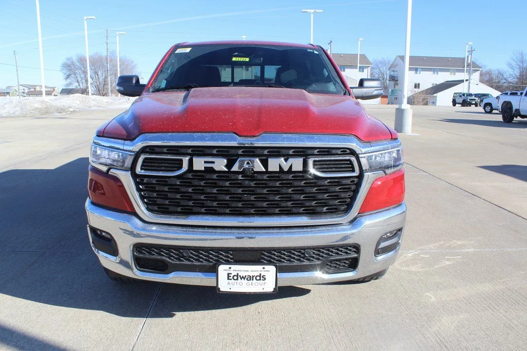 New 2026 Molten Red Pearl-Coat Exterior Paint RAM Big Horn/Lone Star image 8