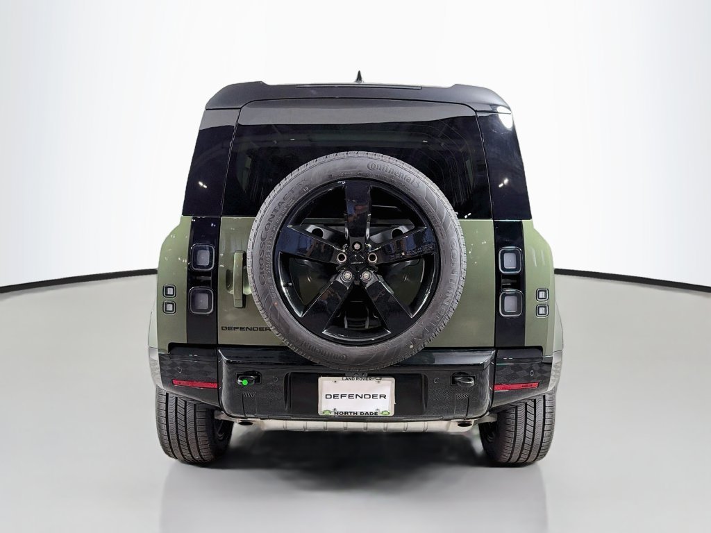 New 2026 Woolstone Green Land Rover X-Dynamic SE image 6