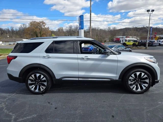 Used 2025 White Ford Platinum image 9
