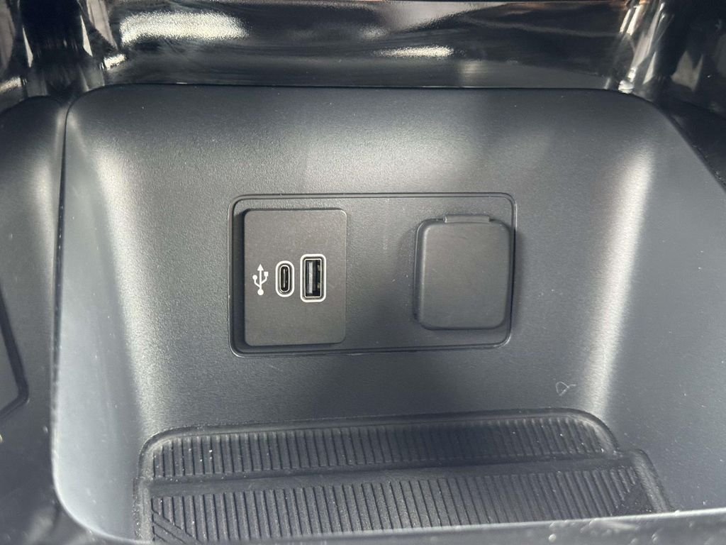 Used 2026 Gray Ford Platinum image 9