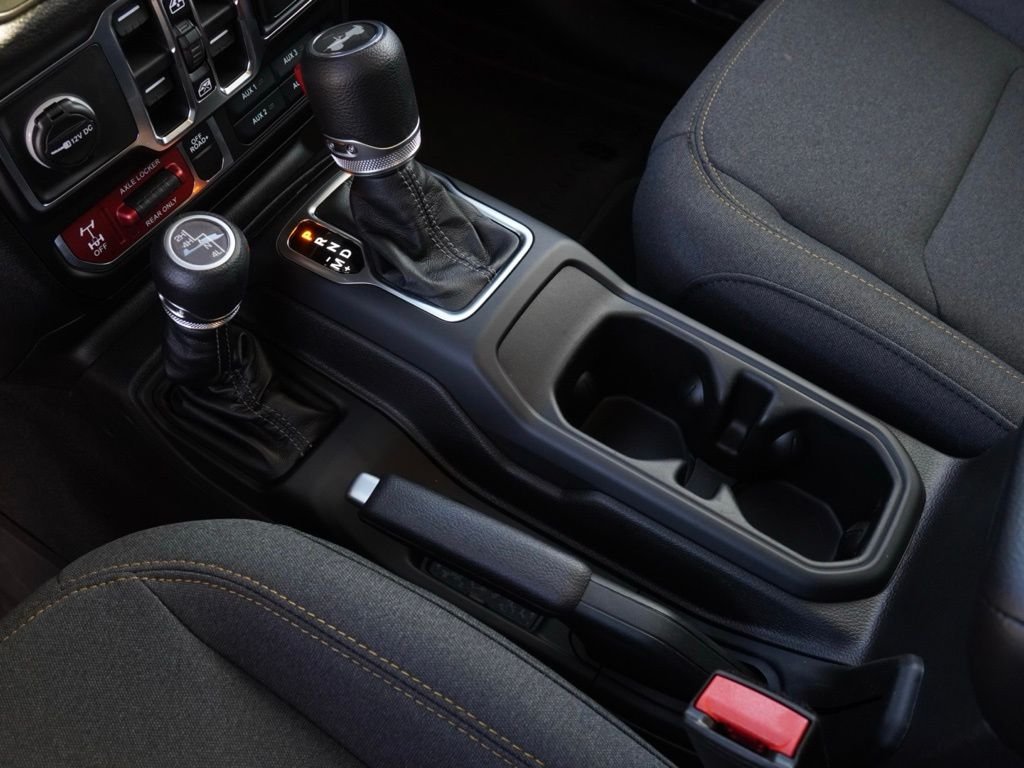 New 2026 Granite Crystal Metallic Clear-Coat Exterior Paint Jeep Willys image 17