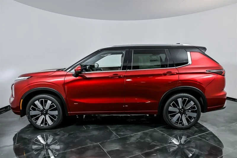 2025 Mitsubishi Outlander SEL - Photo 6