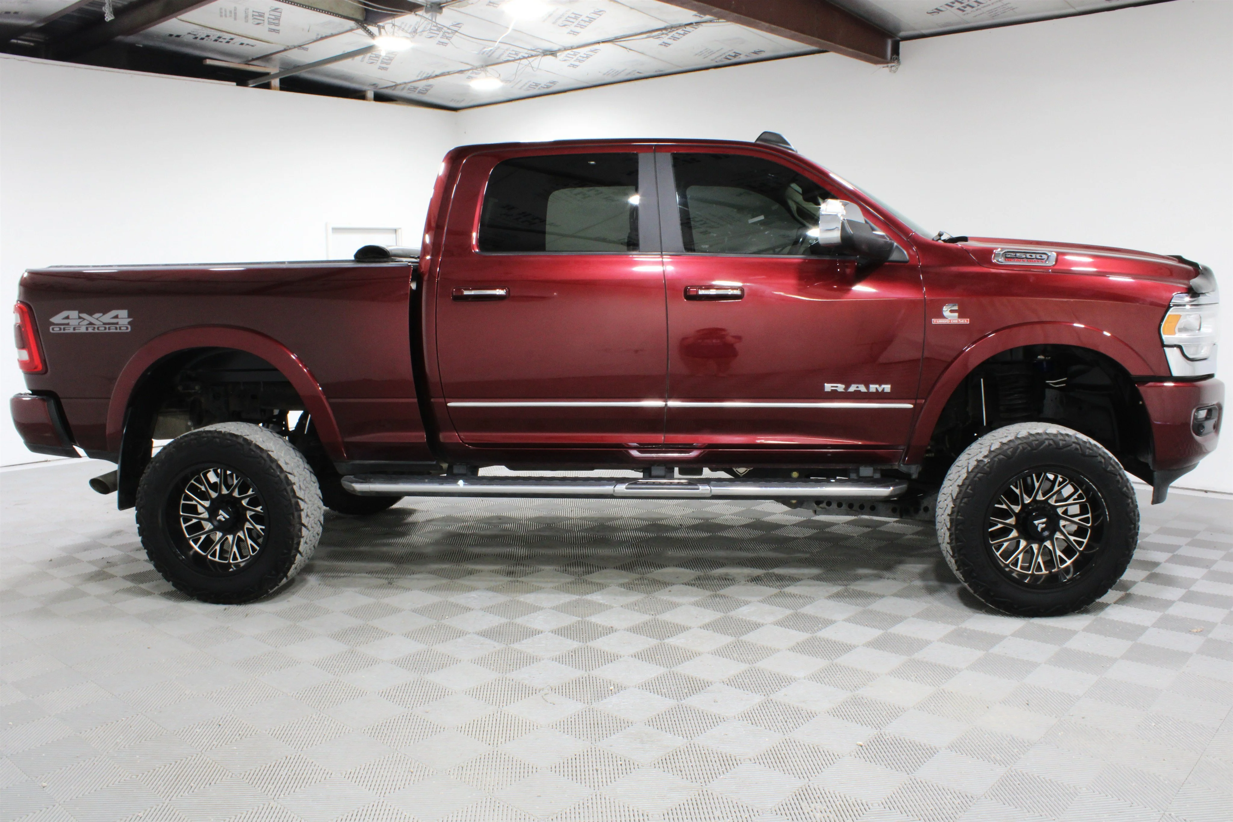 Used 2020 Delmonico Red Pearlcoat Ram Laramie image 25