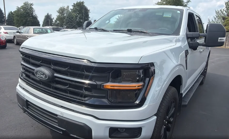 Used 2024 White Ford XLT image 4
