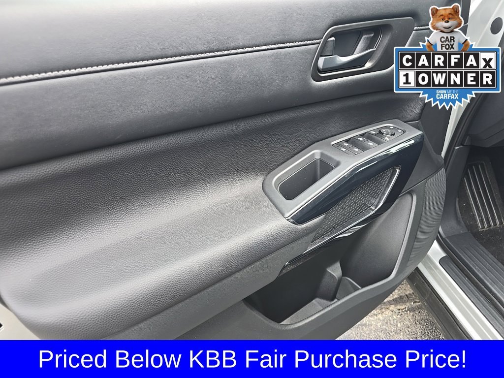 Used 2025 Silver Nissan S image 15
