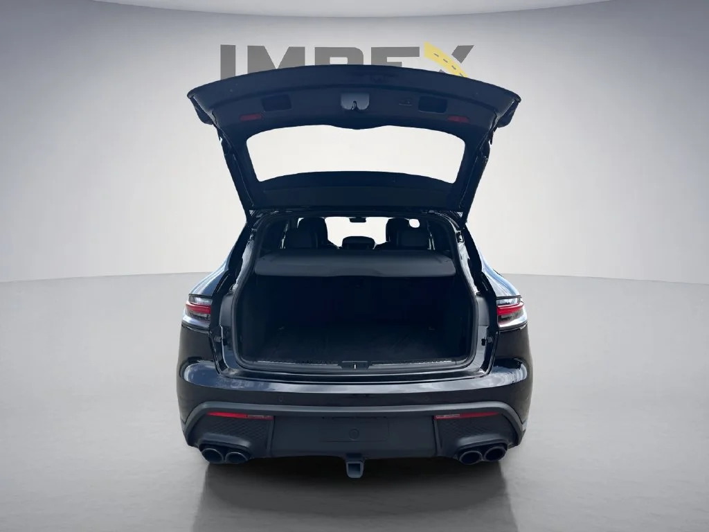 Used 2023  Porsche  image 62