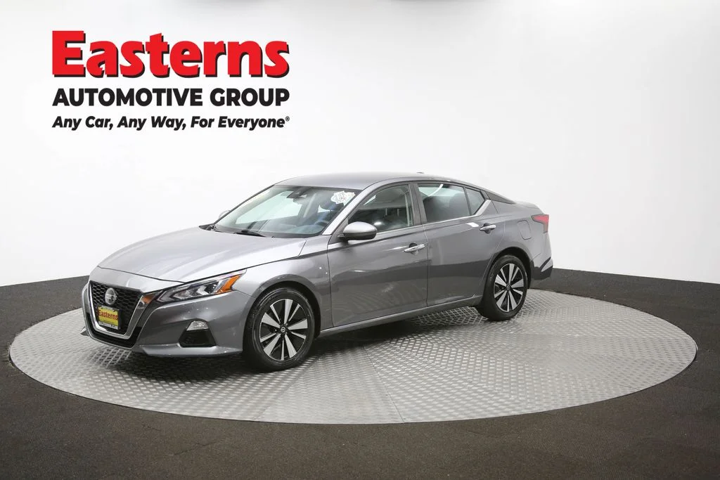 Used 2022 Gray Nissan 2.5 SV image 53