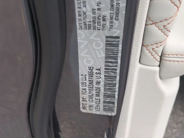 Used 2022 Gray Jeep Summit 4xe image 40