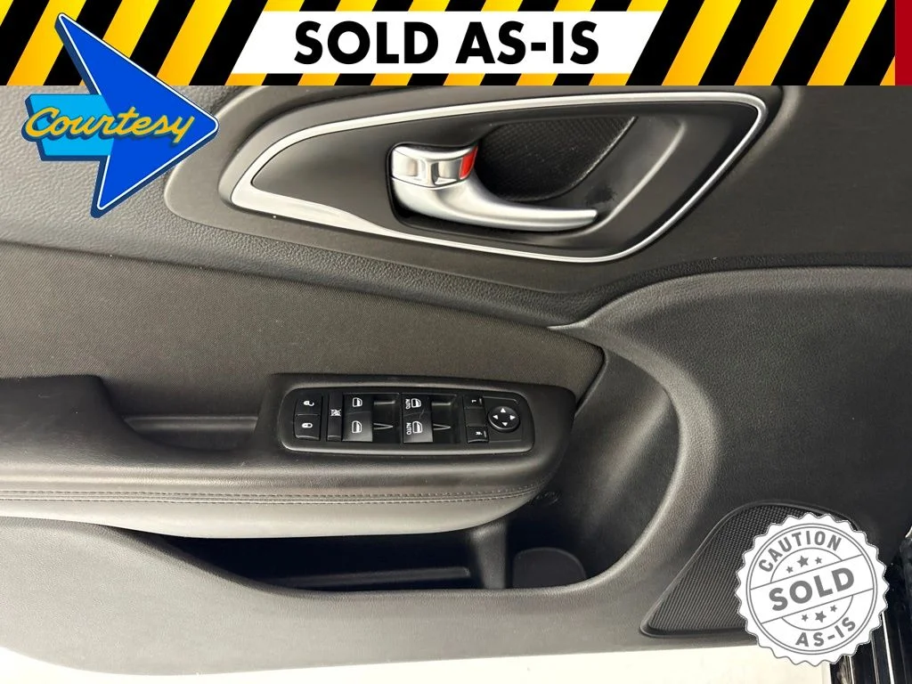 Used 2015 Black Chrysler Limited image 23