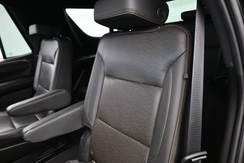 Used 2021 Black Chevrolet High Country image 41