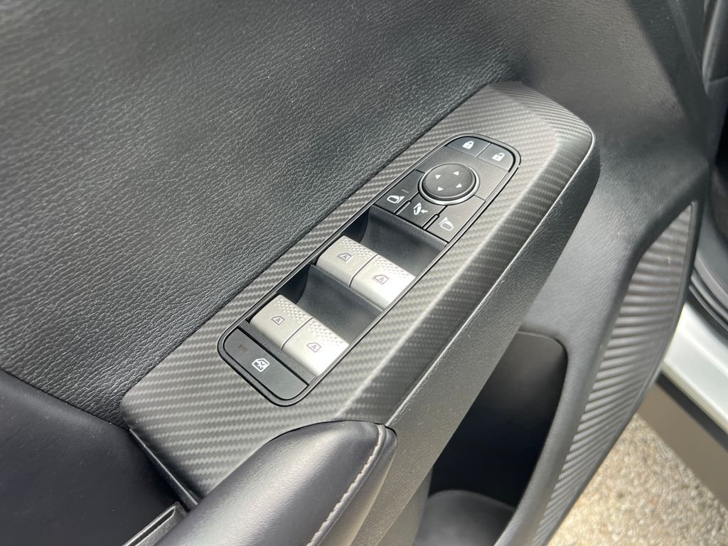 Used 2024  Mitsubishi SE image 13