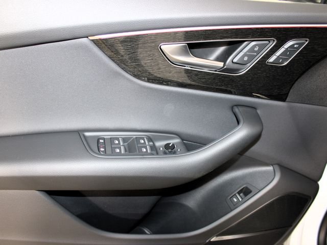 Used 2026  Audi 55 Premium image 18