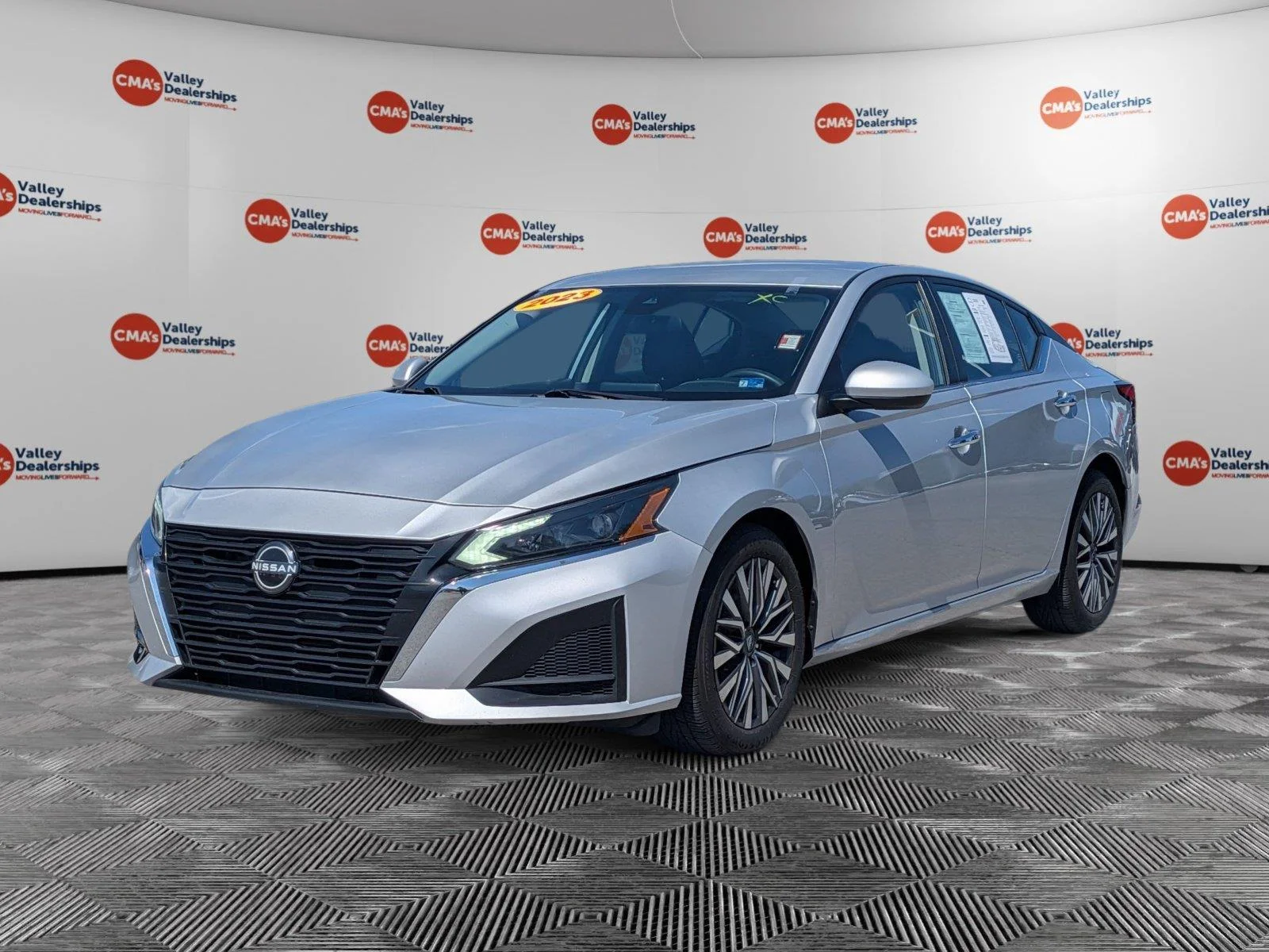 Used 2023 Brilliant Silver Metallic Nissan 2.5 SV image 1