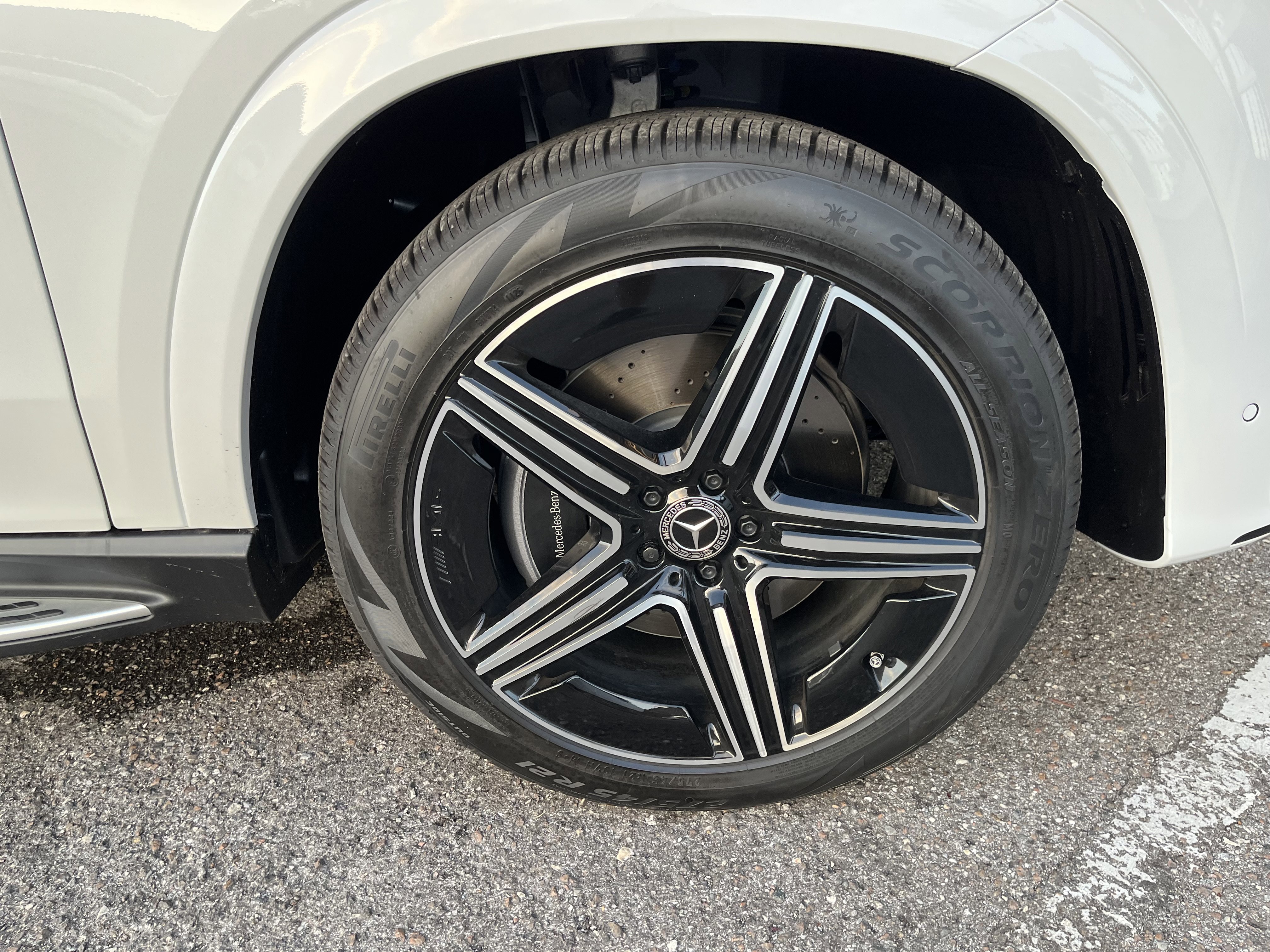 New 2026 MOONLIGHT WHITE Mercedes-Benz GLE 450 image 11