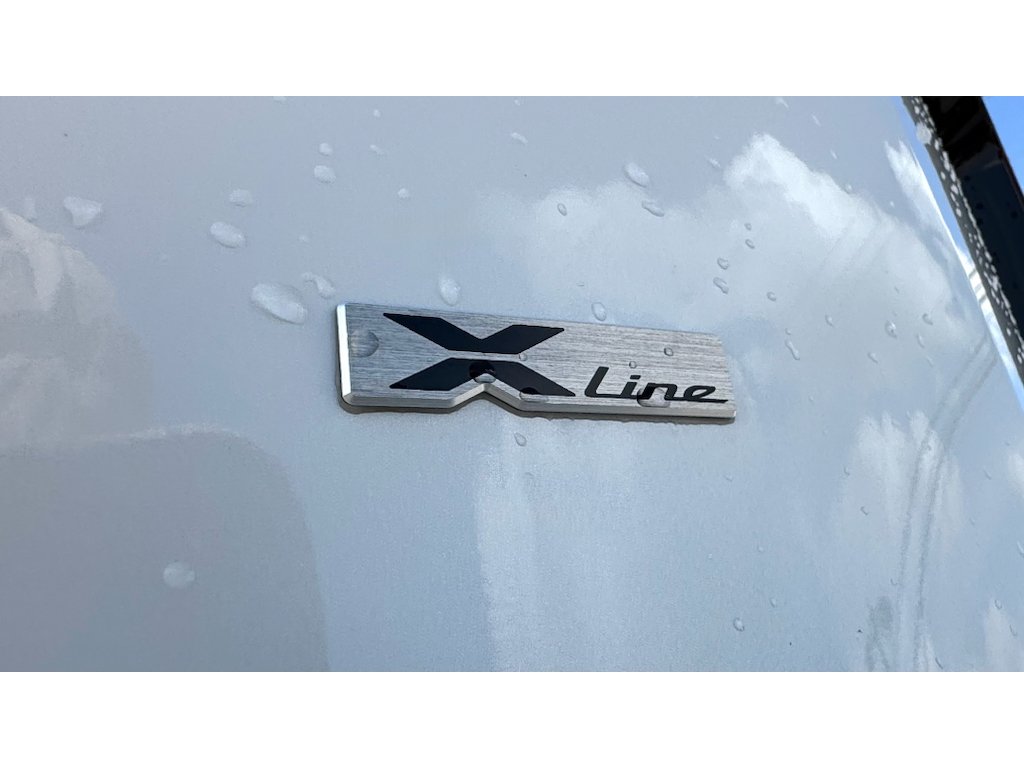 New 2027 Snow White Pearl / Black Roof Kia X-Line S image 7