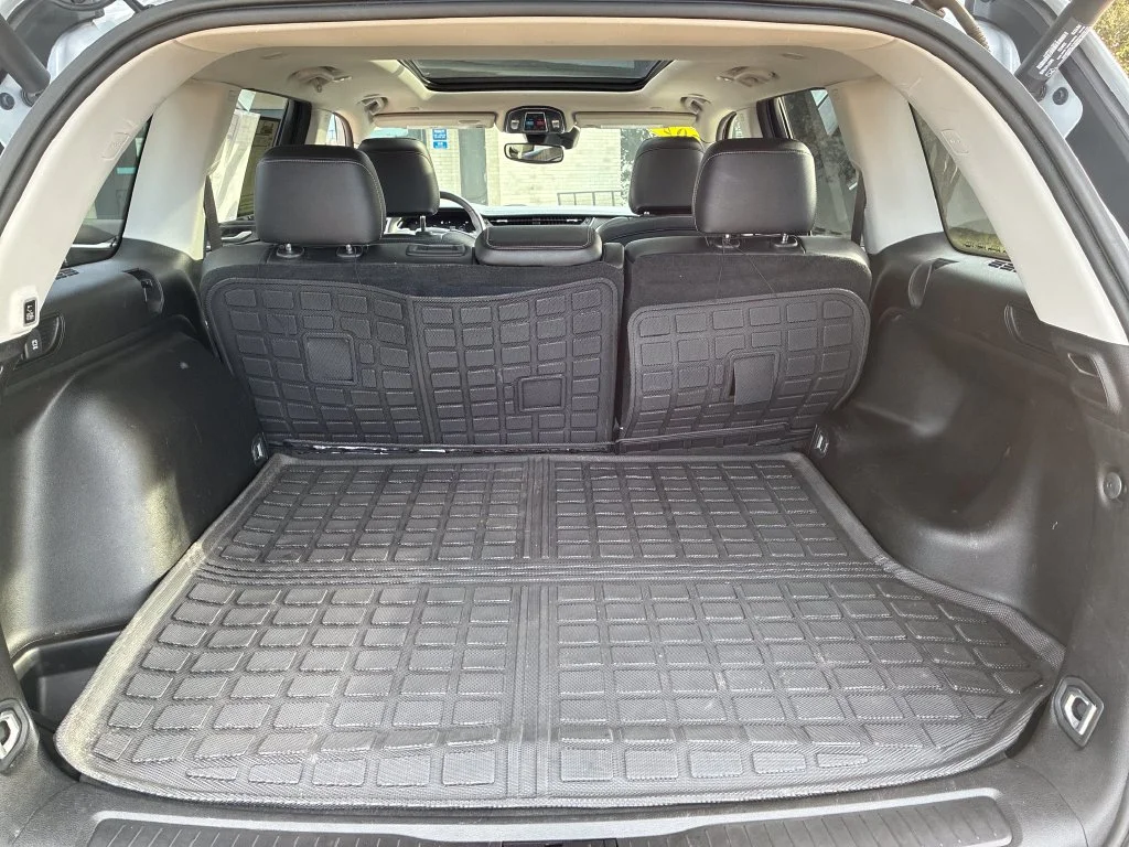 Used 2024 Silver Jeep Limited image 15
