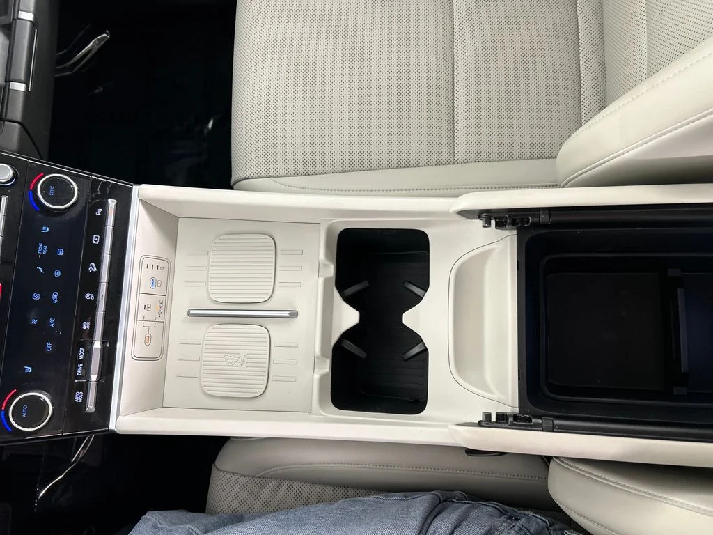 Used 2025 Gray Hyundai SEL image 14