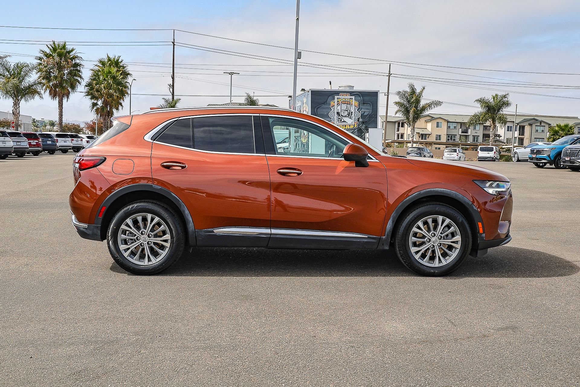Used 2022 Brown Buick Preferred image 3